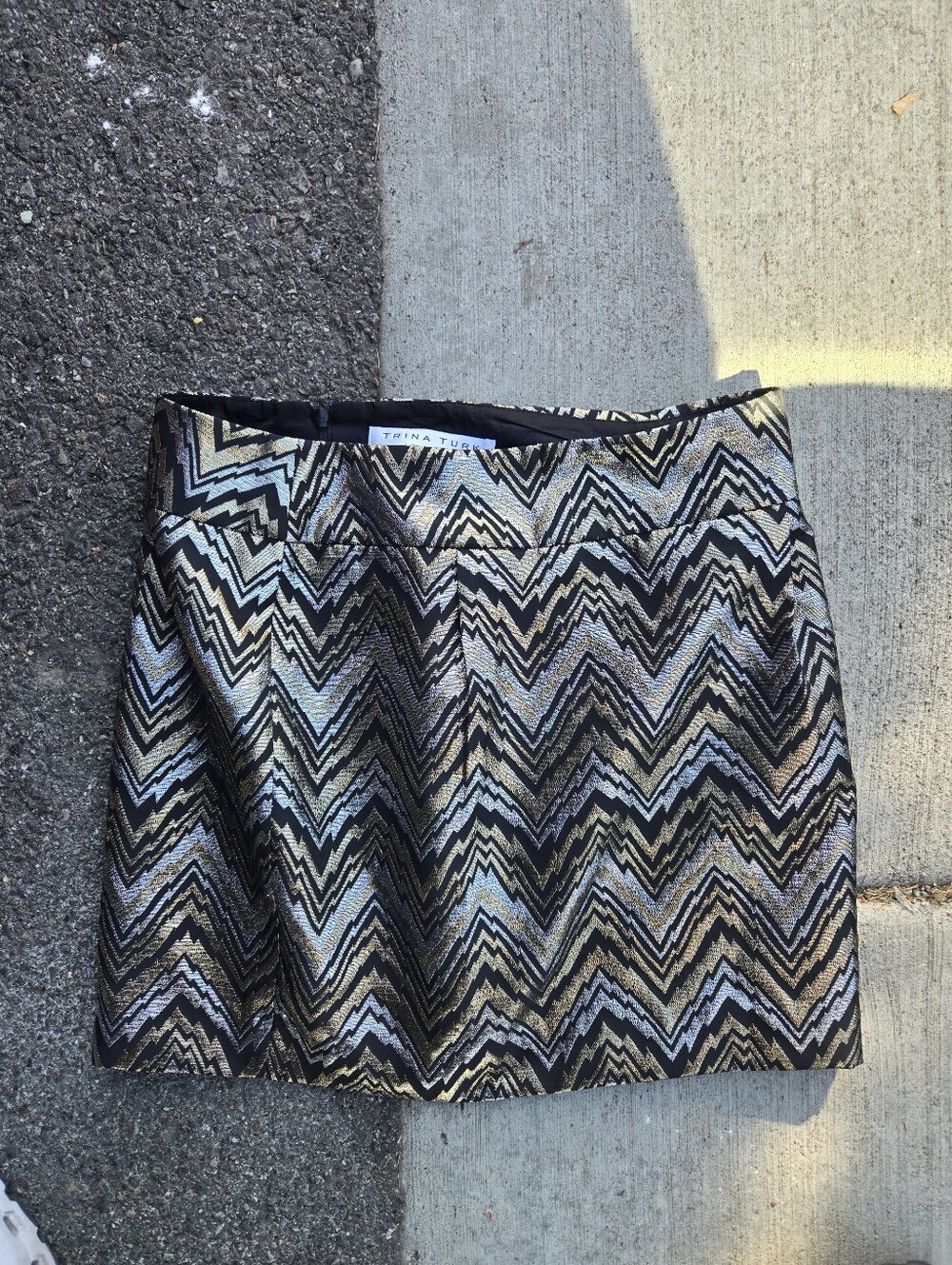 TRINA TURK RICO MINI SKIRT SIZE 2